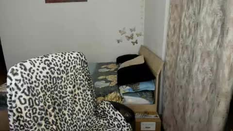 KRISS LUNA online show from November 2025 01:14:02 PM