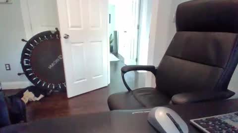 hotdog1124 online show from April 2026 12:10:01 PM