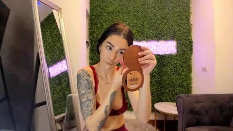 hotfallingdevil online show from January 2025 06:12:01 AM