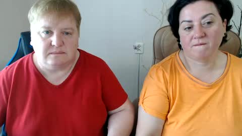 Snapshot of hotfiremommy chatting on June 2026 07:43:02 AM LimonkaFire online show from June 2026 07:43:02 AM