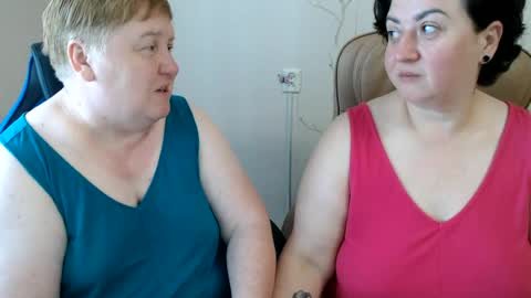 Snapshot of hotfiremommy chatting on June 2026 08:28:01 AM LimonkaFire online show from June 2026 08:28:01 AM