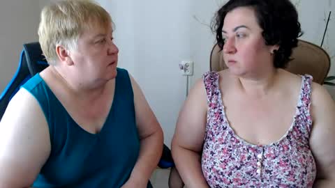 Snapshot of hotfiremommy chatting on July 2026 08:29:01 AM LimonkaFire online show from July 2026 08:29:01 AM