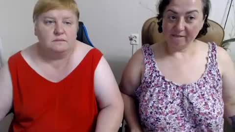 Snapshot of hotfiremommy chatting on July 2026 06:51:01 PM LimonkaFire online show from July 2026 06:51:01 PM