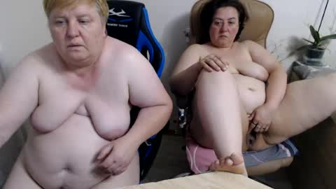 Snapshot of hotfiremommy chatting on August 2026 08:40:02 PM LimonkaFire online show from August 2026 08:40:02 PM