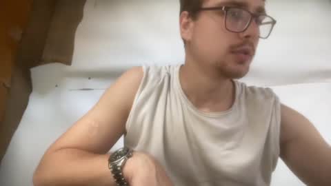 Snapshot of hotgentleman_3003 chatting on June 2026 09:07:02 AM William online show from June 2026 09:07:02 AM