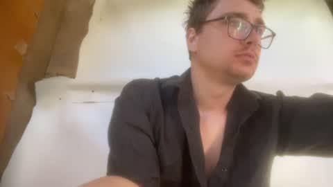 Snapshot of hotgentleman_3003 chatting on June 2026 07:18:02 AM William online show from June 2026 07:18:02 AM