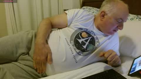 Hot Happy Ray online show from April 2026 01:09:02 AM