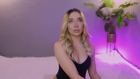 Snapshot of hotjessxx chatting on March 2026 08:19:01 AM Maria online show from March 2026 08:19:01 AM