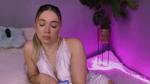 Snapshot of hotjessxx chatting on March 2026 06:47:01 AM Maria online show from March 2026 06:47:01 AM