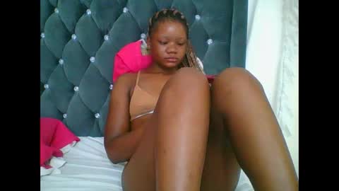 Snapshot of hotjeylee chatting on January 2026 08:23:01 PM LOYCE online show from January 2026 08:23:01 PM