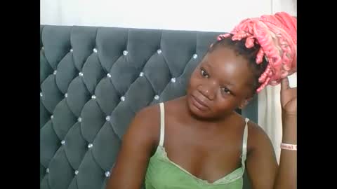 Snapshot of hotjeylee chatting on February 2026 09:17:01 AM LOYCE online show from February 2026 09:17:01 AM