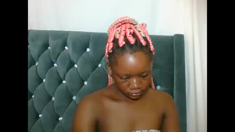 Snapshot of hotjeylee chatting on February 2026 04:19:02 AM LOYCE online show from February 2026 04:19:02 AM