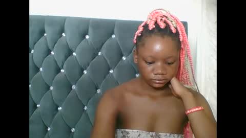 Snapshot of hotjeylee chatting on February 2026 07:15:01 AM LOYCE online show from February 2026 07:15:01 AM