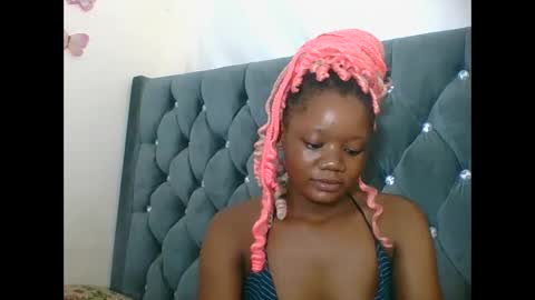 Snapshot of hotjeylee chatting on February 2026 07:32:02 PM LOYCE online show from February 2026 07:32:02 PM