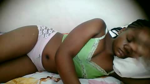 Snapshot of hotjeylee chatting on April 2026 07:27:01 PM LOYCE online show from April 2026 07:27:01 PM