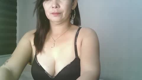 Snapshot of hotmamajen4u chatting on April 2026 02:14:02 AM hotmamajen4u online show from April 2026 02:14:02 AM