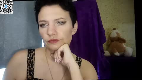 Snapshot of hotmamaqueen234 chatting on June 2026 07:21:02 AM hotmamaqueen234 online show from June 2026 07:21:02 AM