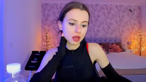 hotmolly_ online show from March 2026 10:43:02 AM