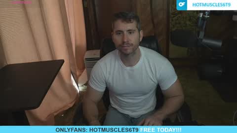 Snapshot of hotmuscles6t9 chatting on April 2026 04:55:01 PM hotmuscles6t9 online show from April 2026 04:55:01 PM