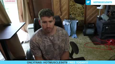 Snapshot of hotmuscles6t9 chatting on May 2026 07:40:02 PM hotmuscles6t9 online show from May 2026 07:40:02 PM