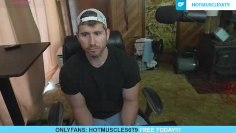 Snapshot of hotmuscles6t9 chatting on May 2026 06:57:01 PM hotmuscles6t9 online show from May 2026 06:57:01 PM
