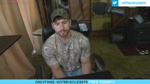 Snapshot of hotmuscles6t9 chatting on May 2026 07:44:01 PM hotmuscles6t9 online show from May 2026 07:44:01 PM