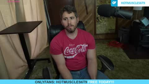 Snapshot of hotmuscles6t9 chatting on May 2026 10:15:02 PM hotmuscles6t9 online show from May 2026 10:15:02 PM