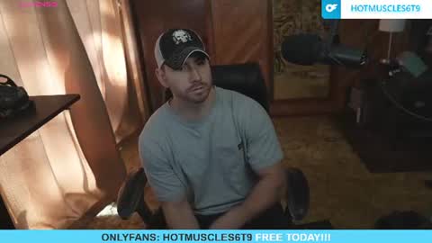 Snapshot of hotmuscles6t9 chatting on June 2026 12:53:02 PM hotmuscles6t9 online show from June 2026 12:53:02 PM