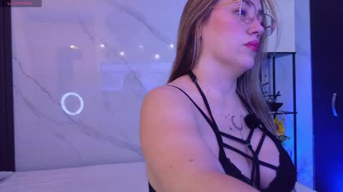 Sussy Bloom  online show from March 2026 05:08:02 AM