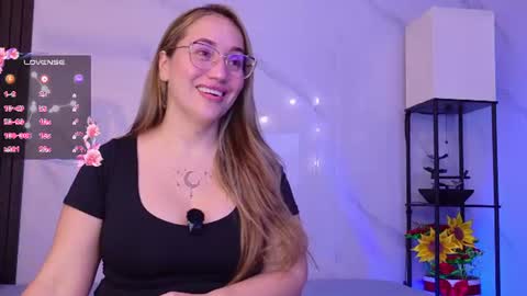 Snapshot of hotpawgmilf chatting on July 2026 05:23:02 AM Sussy Bloom online show from July 2026 05:23:02 AM