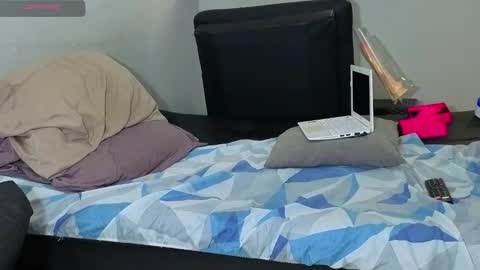 Andres online show from November 2025 01:27:01 AM