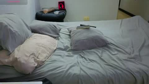 Andres online show from August 2026 04:01:02 AM