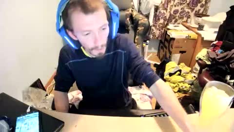 hot online show from November 2025 04:39:02 PM