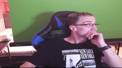 hotsummerboy89 online show from January 2025 02:28:01 PM