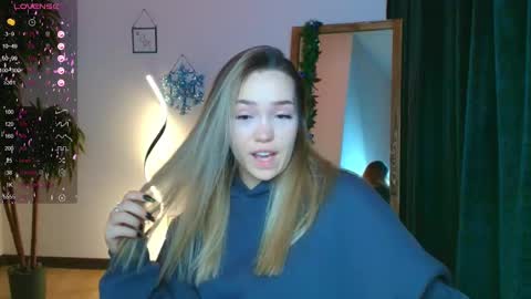 Snapshot of hottease_pvt chatting on January 2025 11:35:02 AM hello Im Eva online show from January 2025 11:35:02 AM