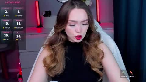 Snapshot of hottease_pvt chatting on October 2025 12:02:01 PM hello Im Eva online show from October 2025 12:02:01 PM