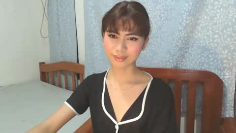 hottestdella69 online show from October 2025 12:00:02 PM