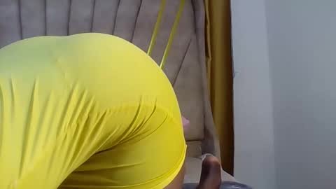 Snapshot of hottie_mammy chatting on April 2026 09:19:01 PM hottie_mammy online show from April 2026 09:19:01 PM