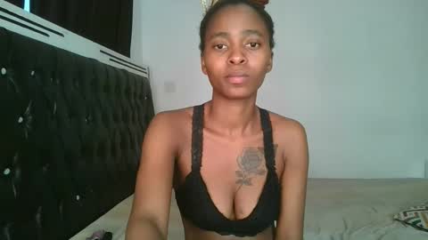 Snapshot of hottie_mistie chatting on May 2026 05:15:02 AM hottie_mistie online show from May 2026 05:15:02 AM