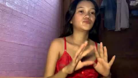 Snapshot of hottie_ptite chatting on June 2026 02:25:02 AM hottie_ptite online show from June 2026 02:25:02 AM