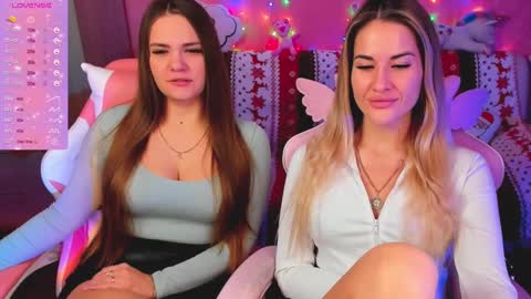 Snapshot of hotty_girls_here chatting on December 2024 06:11:01 AM Ivanna and Jessica online show from December 2024 06:11:01 AM