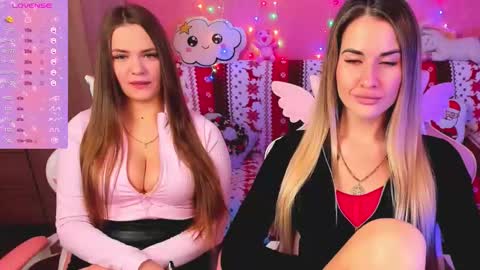 Snapshot of hotty_girls_here chatting on February 2025 06:10:02 AM Ivanna and Jessica online show from February 2025 06:10:02 AM
