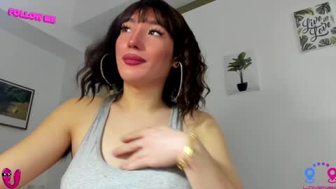 Snapshot of hottycrishinaxx chatting on December 2024 07:47:01 AM crishinahotty online show from December 2024 07:47:01 AM