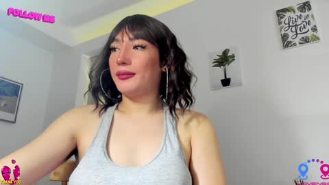 Snapshot of hottycrishinaxx chatting on January 2025 06:35:02 AM crishinahotty online show from January 2025 06:35:02 AM