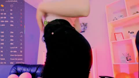 Snapshot of hottyvibess chatting on April 2026 07:18:02 PM your baby online show from April 2026 07:18:02 PM