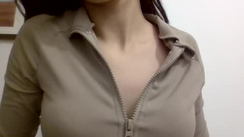 Snapshot of hotwinterxx chatting on December 2024 08:17:01 PM Hotwixx online show from December 2024 08:17:01 PM