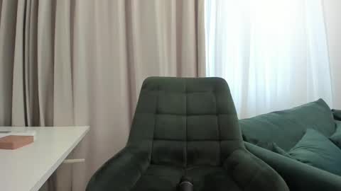 Cyndy online show from September 2025 07:19:01 AM