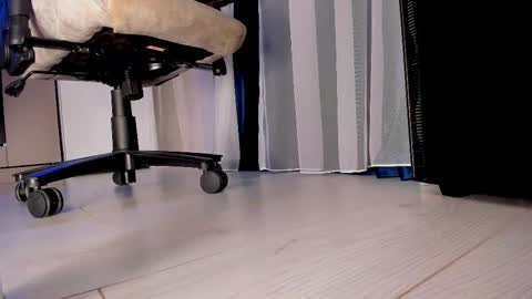 Susan online show from February 2025 06:37:01 PM