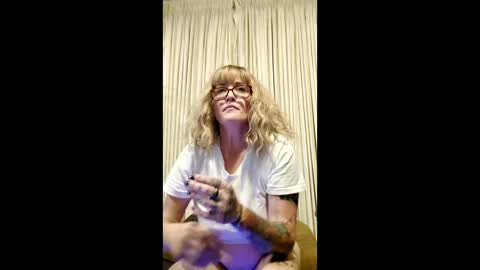 Snapshot of howdoyoulikeit87 chatting on May 2026 06:53:01 AM howdoyoulikeit87 online show from May 2026 06:53:01 AM