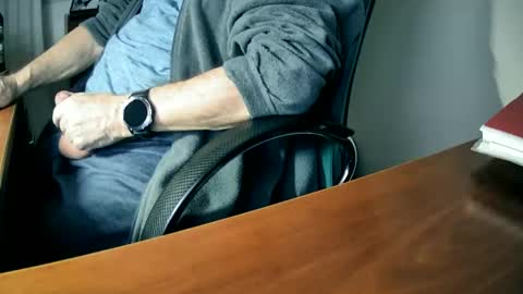 Snapshot of hpeter111 chatting on February 2025 08:51:02 PM Peter online show from February 2025 08:51:02 PM